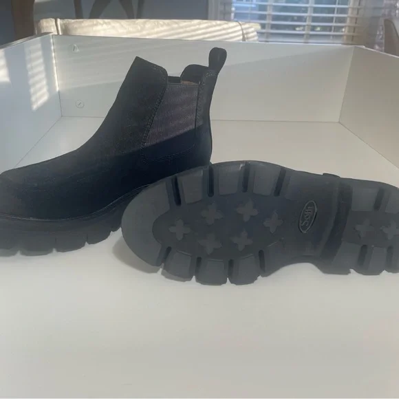 Sofft Samira Black Suede Ankle Booties - Picture 3 of 6